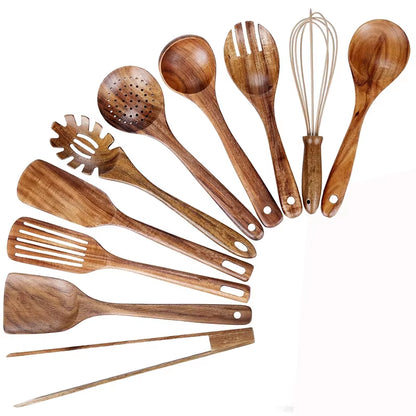 Cucharas y espátulas de madera natural del set