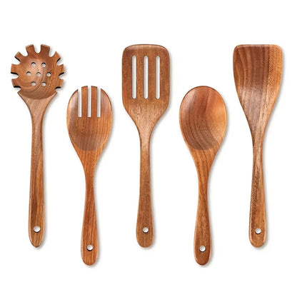 Set de utensilios de cocina en madera natural